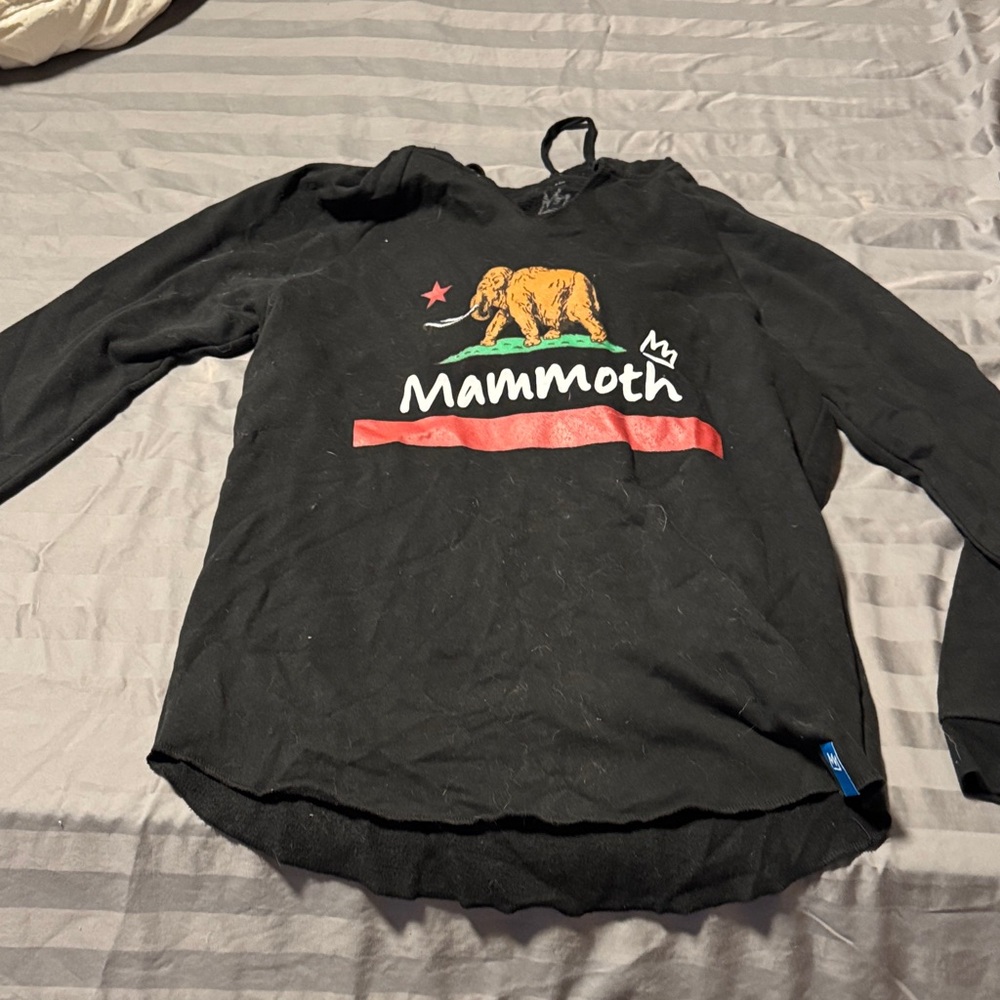 Mammoth Black Long Sleeve Sweatshirt